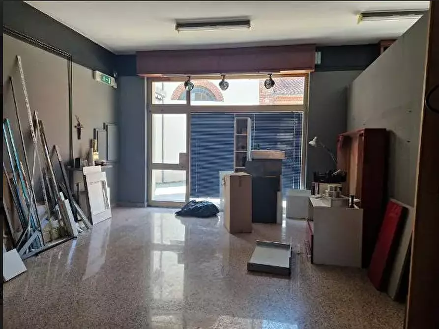 Immagine 14 di Palazzo in vendita  a Vallo Torinese
