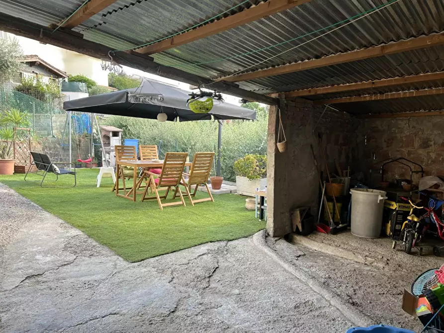 Immagine 25 di Casa indipendente in vendita  a Santa Maria A Monte