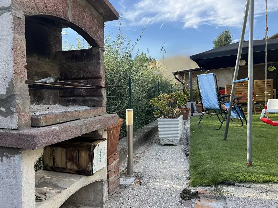 Immagine 9 di Casa indipendente in vendita  a Santa Maria A Monte