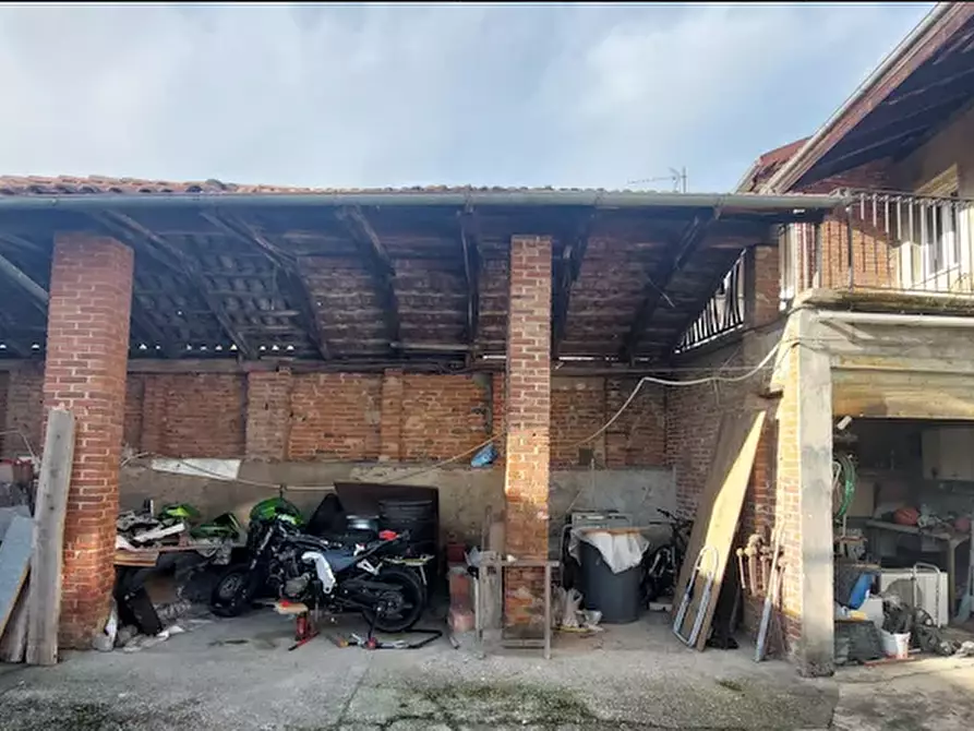 Immagine 4 di Casa colonica in vendita  a Barone Canavese