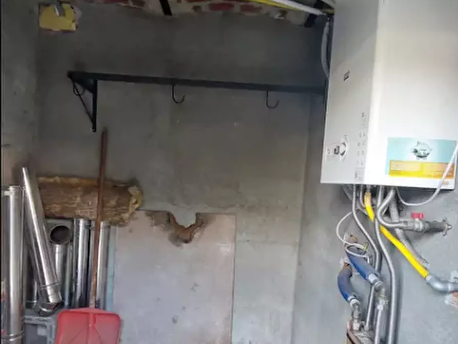 Immagine 11 di Casa colonica in vendita  a Barone Canavese