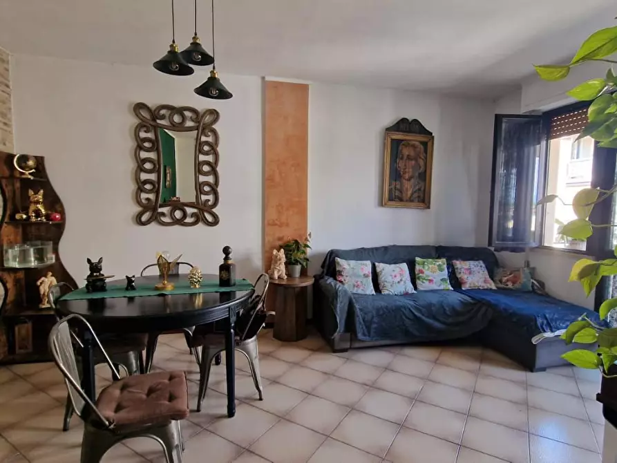 Immagine 1 di Appartamento in vendita  a Viareggio
