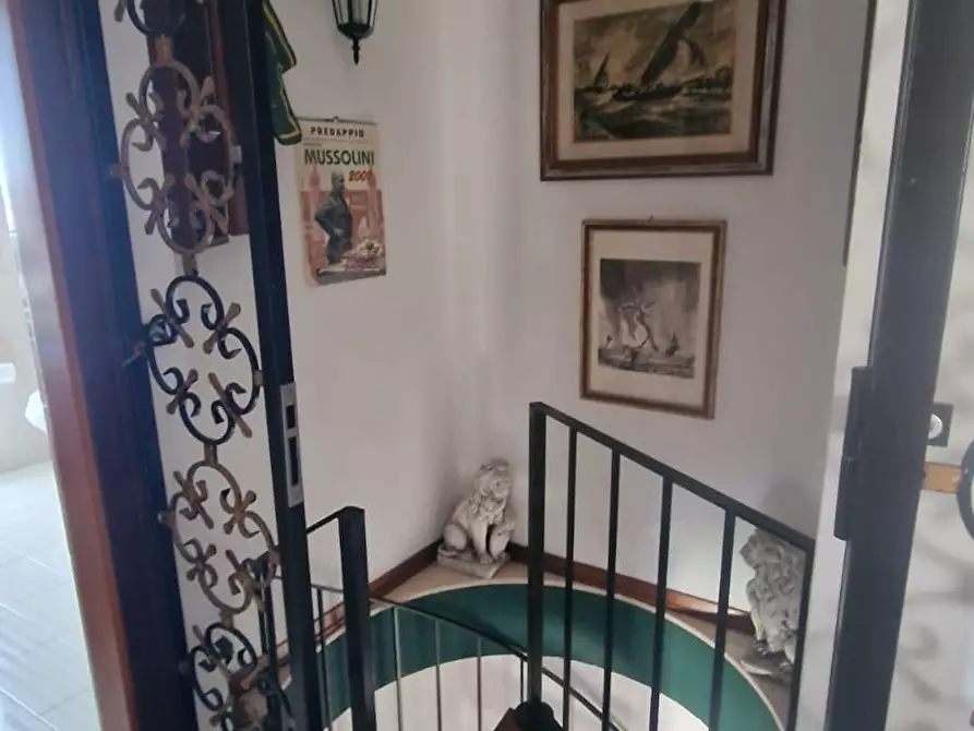 Immagine 9 di Appartamento in vendita  a Viareggio