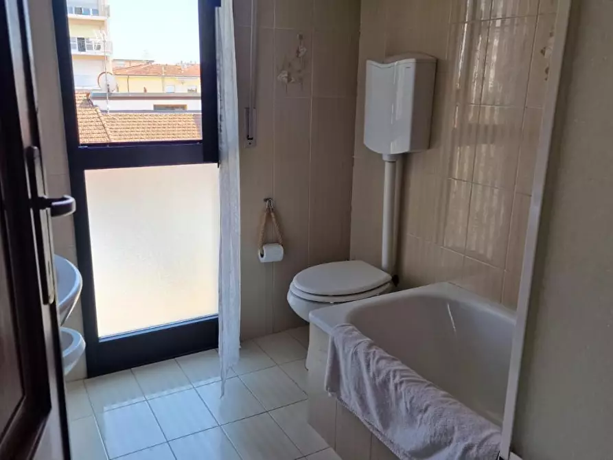 Immagine 8 di Appartamento in vendita  a Viareggio
