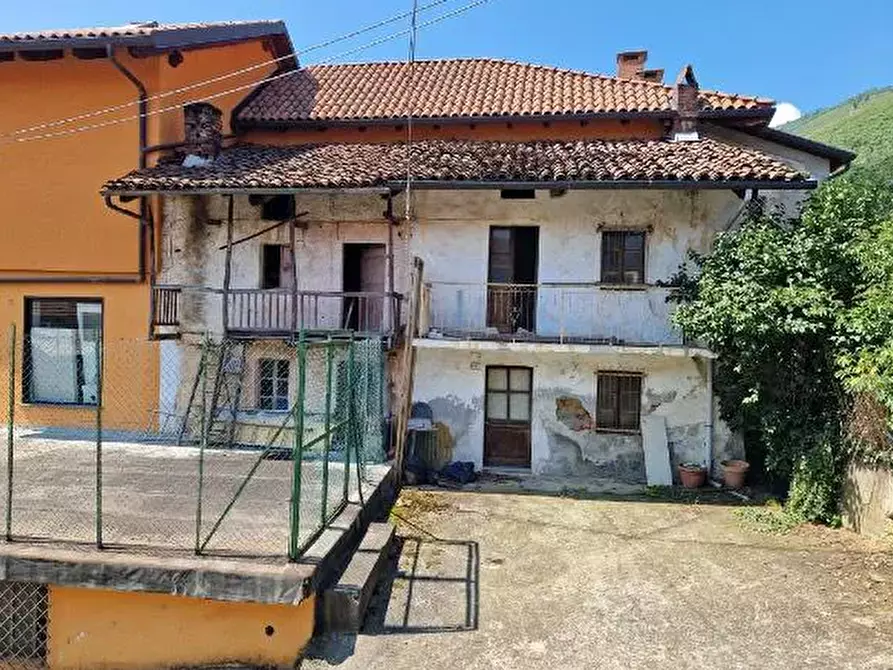 Immagine 10 di Palazzo in vendita  a Vallo Torinese