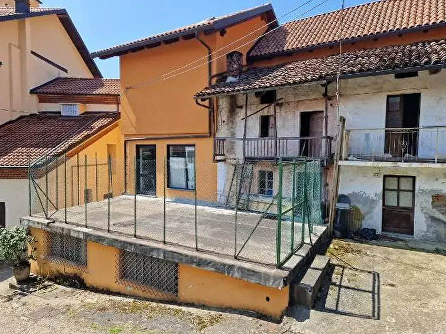 Immagine 8 di Palazzo in vendita  a Vallo Torinese