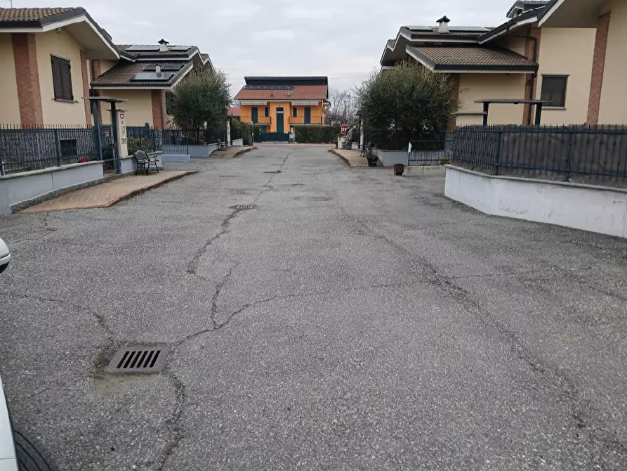 Immagine 3 di Terreno residenziale in vendita  a Leini