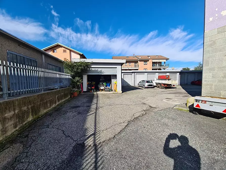 Immagine 2 di Magazzino in vendita  a Pianezza