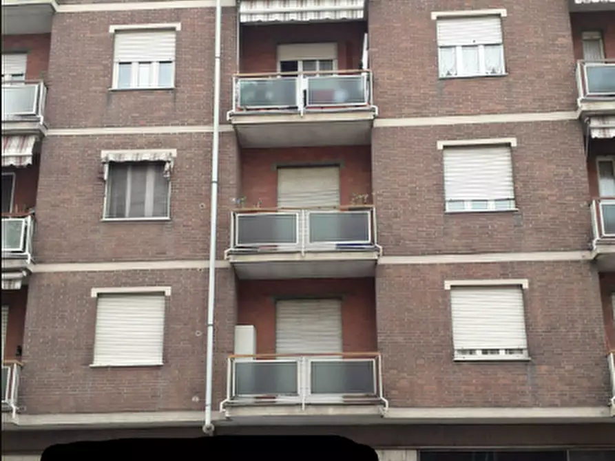 Immagine 1 di Negozio in vendita  a Moncalieri