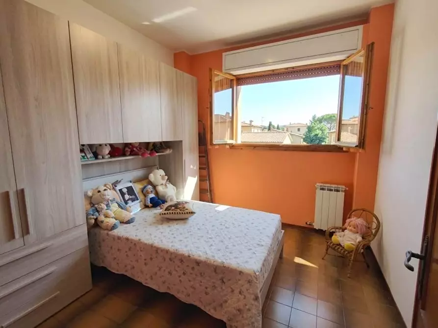 Immagine 8 di Appartamento in vendita  a Castelnuovo Magra