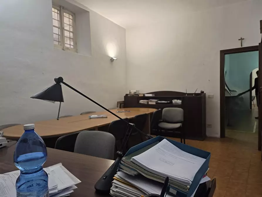Immagine 6 di Ufficio in vendita  a Lucca