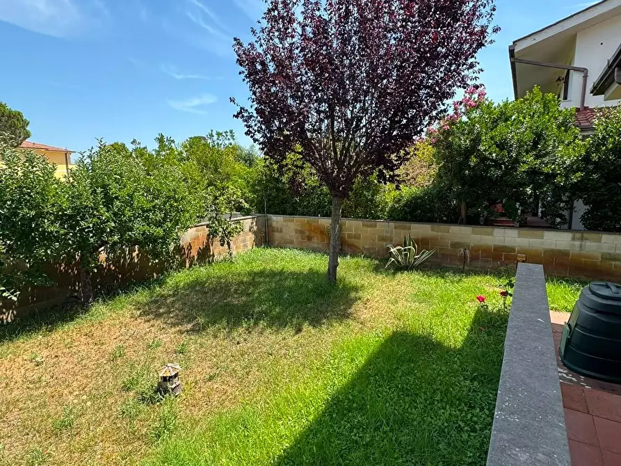 Immagine 16 di Casa bifamiliare in vendita  a Pisa