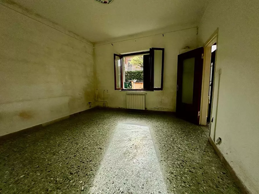 Immagine 4 di Appartamento in vendita  a Carrara