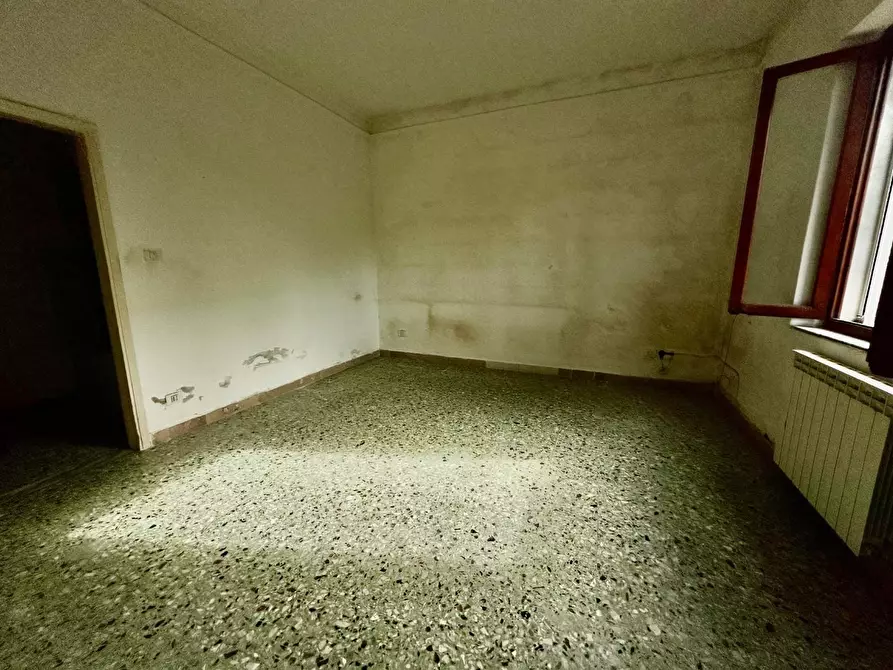 Immagine 3 di Appartamento in vendita  a Carrara