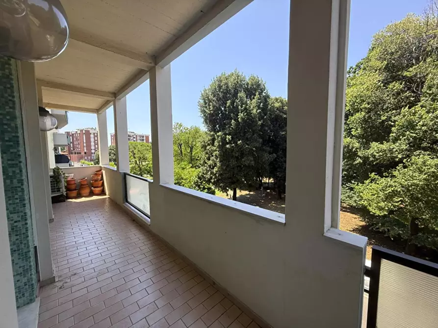 Immagine 21 di Appartamento in vendita  a Livorno
