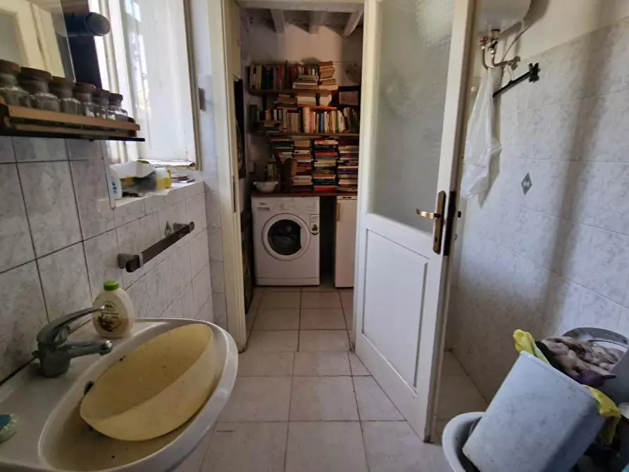 Immagine 29 di Casa semindipendente in vendita  a Ortonovo
