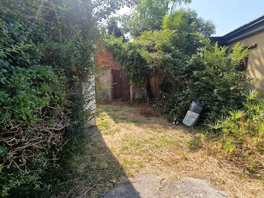 Immagine 39 di Casa semindipendente in vendita  a Ortonovo