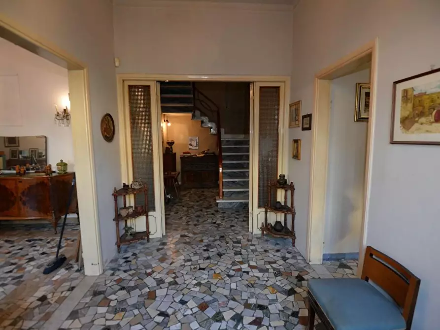 Immagine 7 di Villa in vendita  a Viareggio
