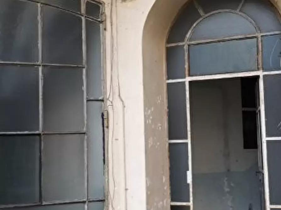 Immagine 8 di Negozio in vendita  a Torino