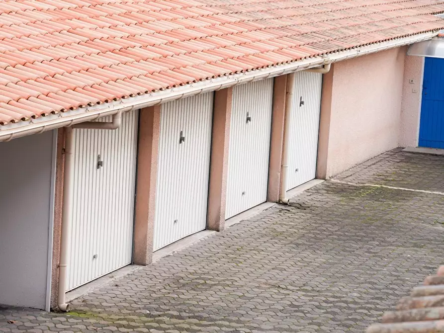 Immagine 4 di Garage in vendita  a Moncalieri