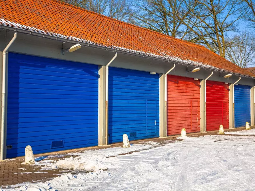 Immagine 2 di Garage in vendita  a Moncalieri