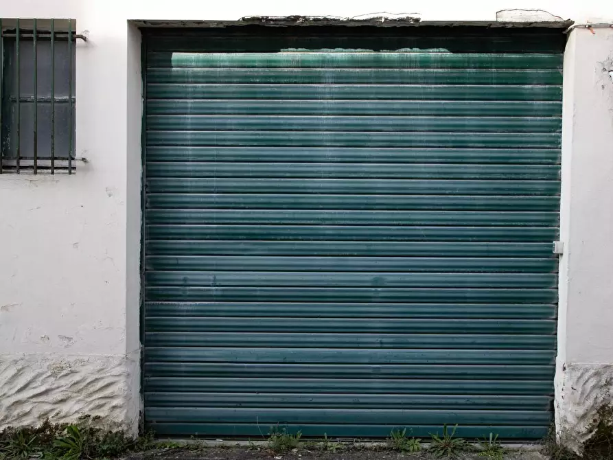 Immagine 5 di Garage in vendita  a Moncalieri