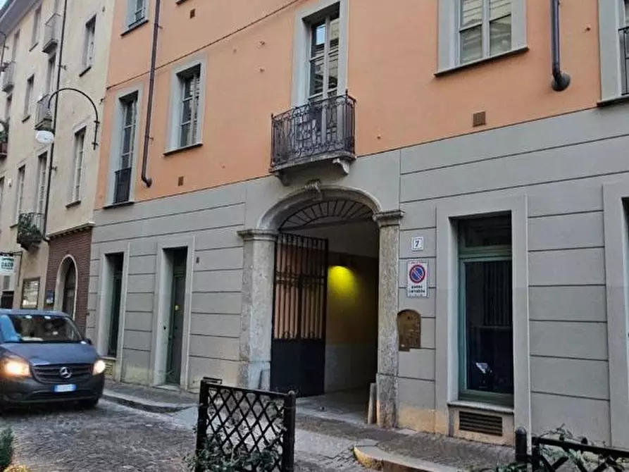 Immagine 1 di Negozio in vendita  a Torino