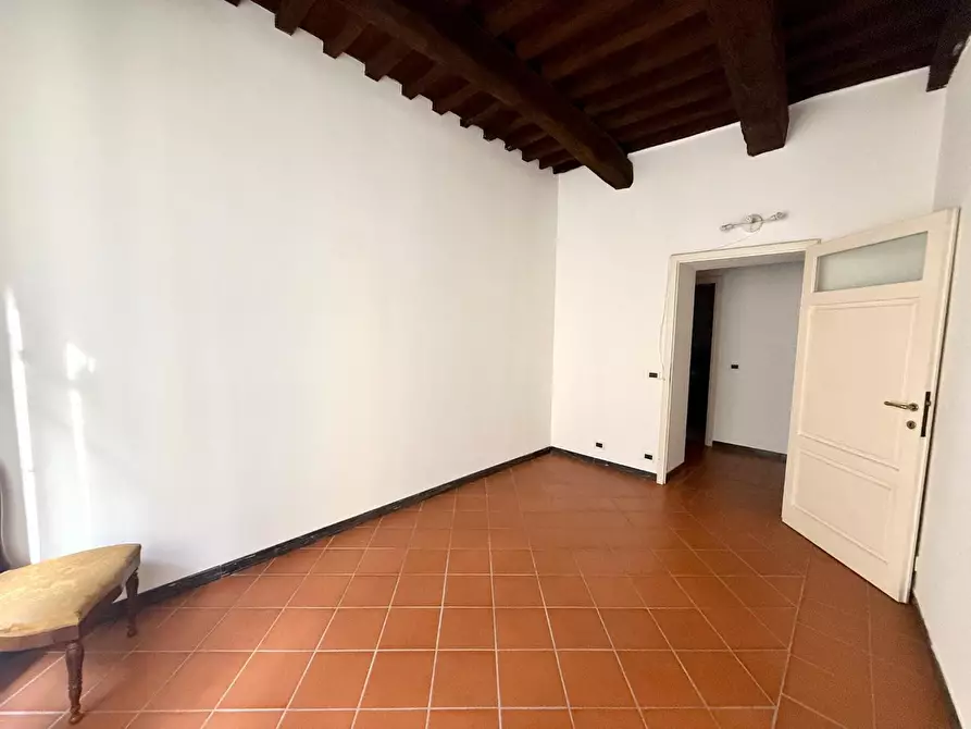 Immagine 5 di Appartamento in affitto  a Massa