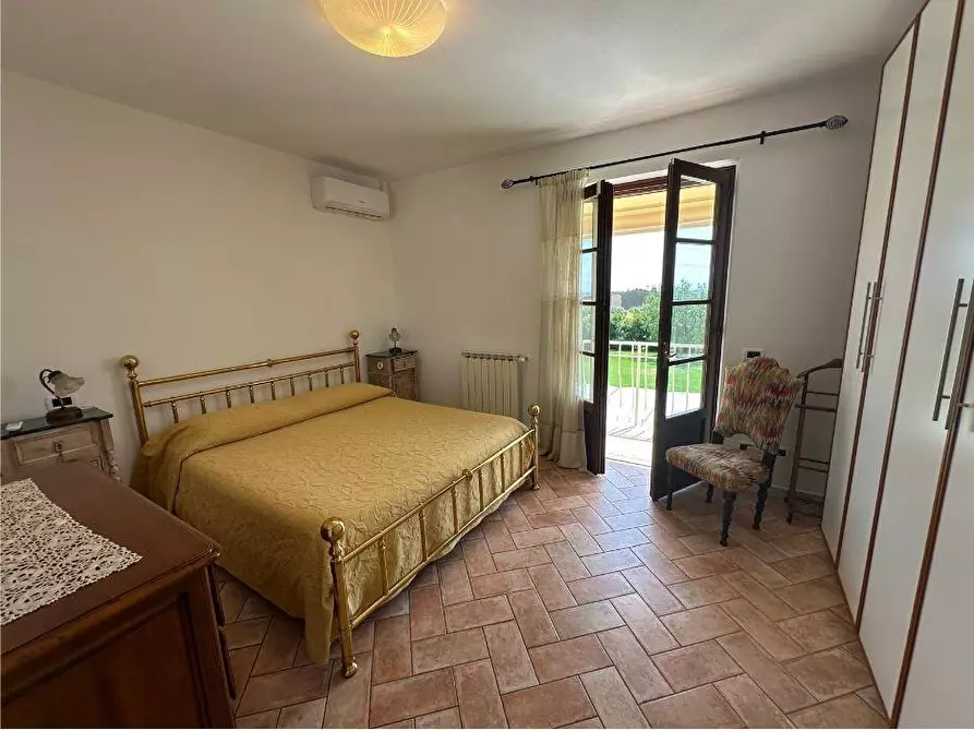 Immagine 34 di Villa in vendita  a Pietrasanta
