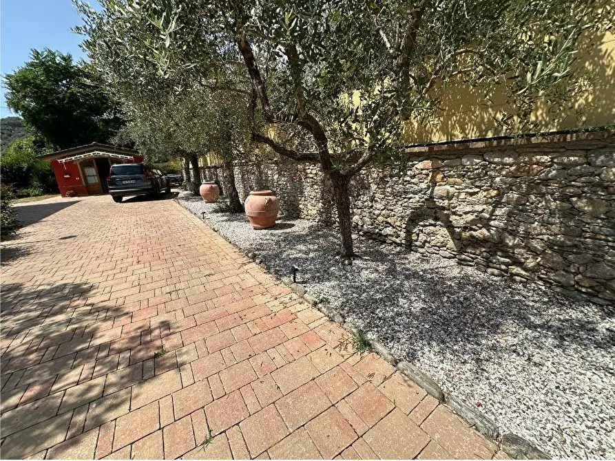 Immagine 17 di Villa in vendita  a Pietrasanta