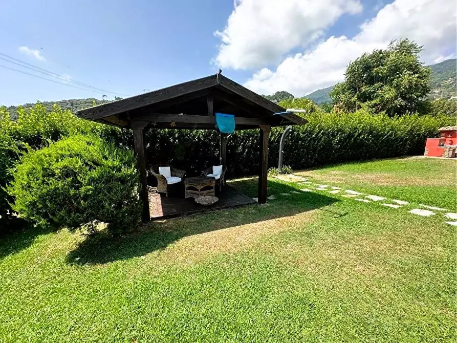 Immagine 9 di Villa in vendita  a Pietrasanta