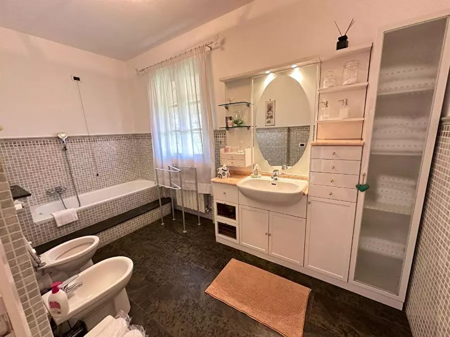 Immagine 49 di Villa in vendita  a Pietrasanta