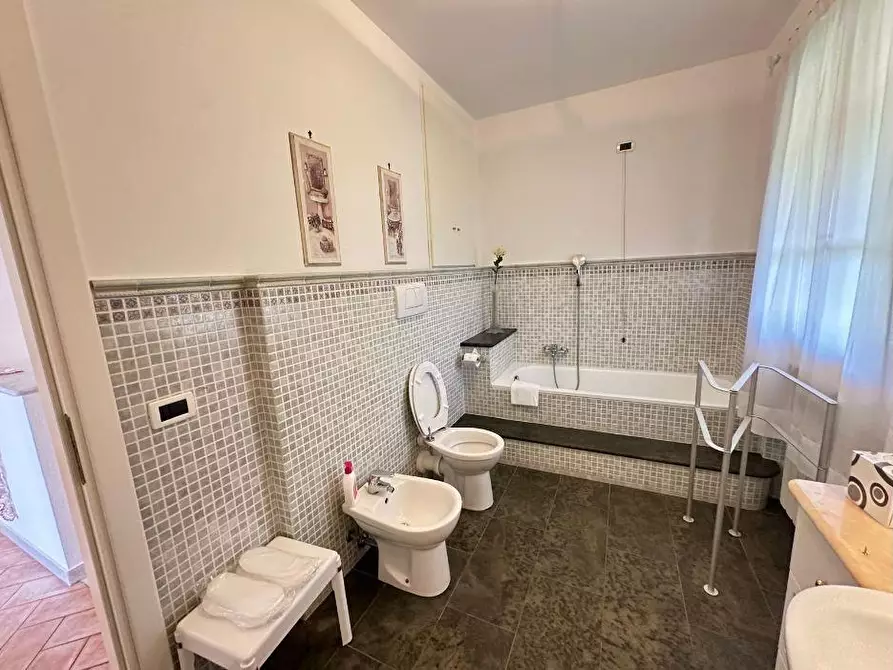 Immagine 51 di Villa in vendita  a Pietrasanta