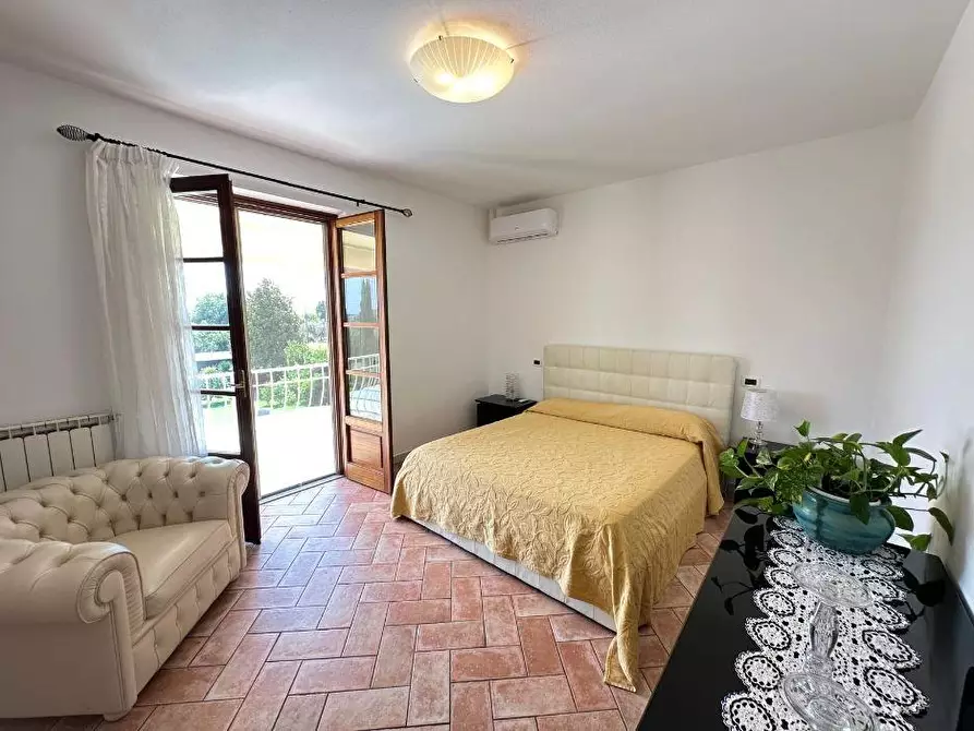 Immagine 39 di Villa in vendita  a Pietrasanta
