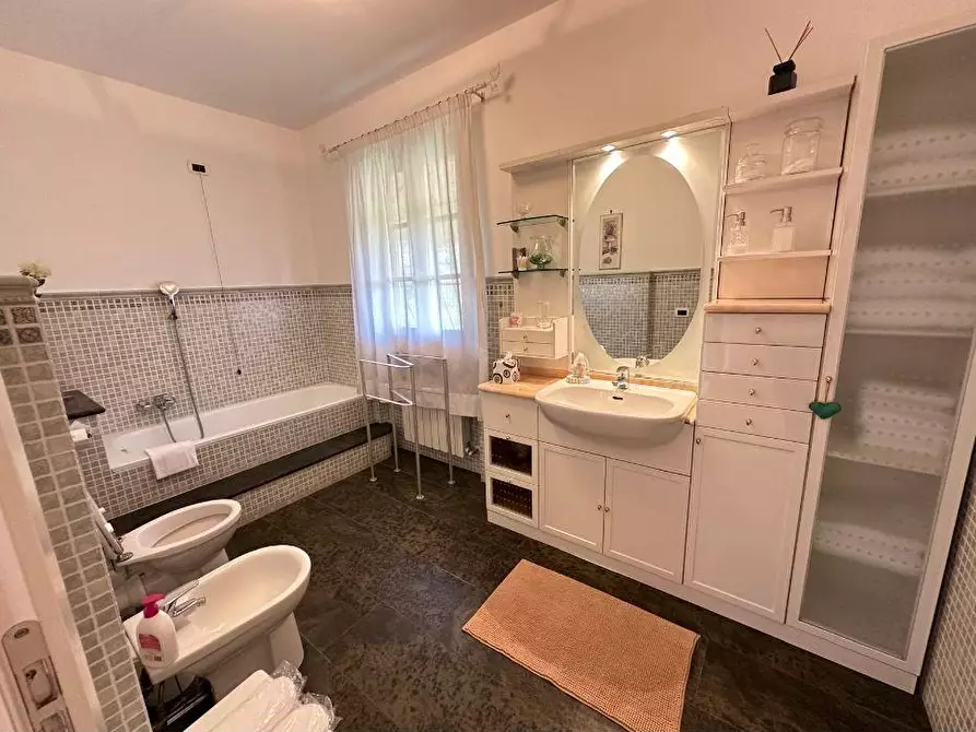 Immagine 50 di Villa in vendita  a Pietrasanta