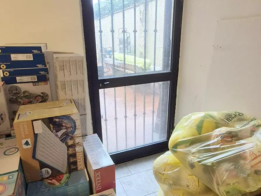 Immagine 6 di Negozio in vendita  a Viareggio