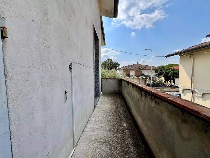 Immagine 18 di Casa semindipendente in vendita  a Lamporecchio