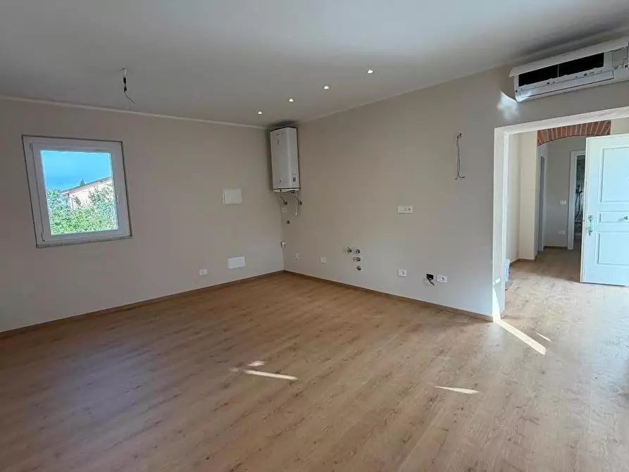 Immagine 2 di Appartamento in vendita  a Sarzana