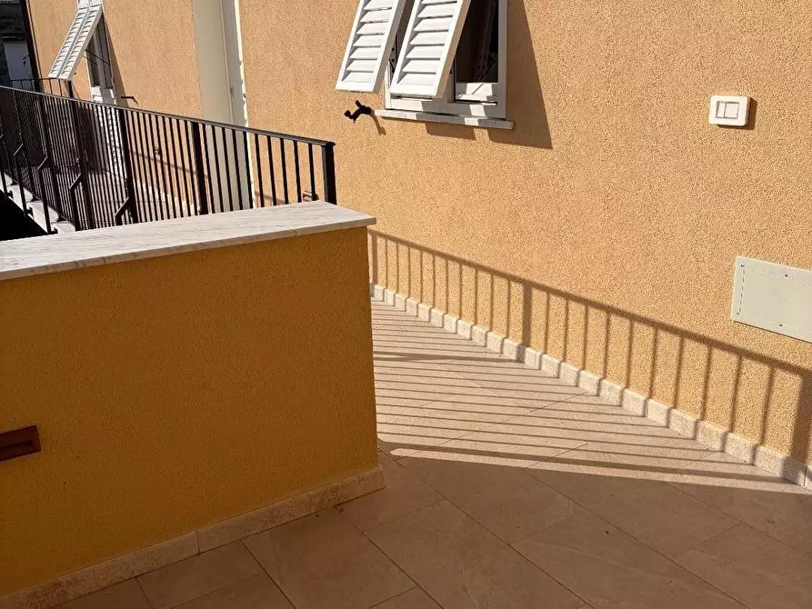 Immagine 13 di Appartamento in vendita  a Sarzana