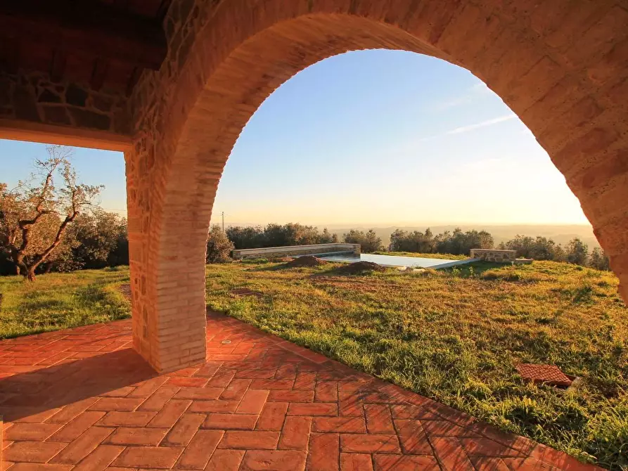 Immagine 18 di Casa colonica in vendita  a Vinci