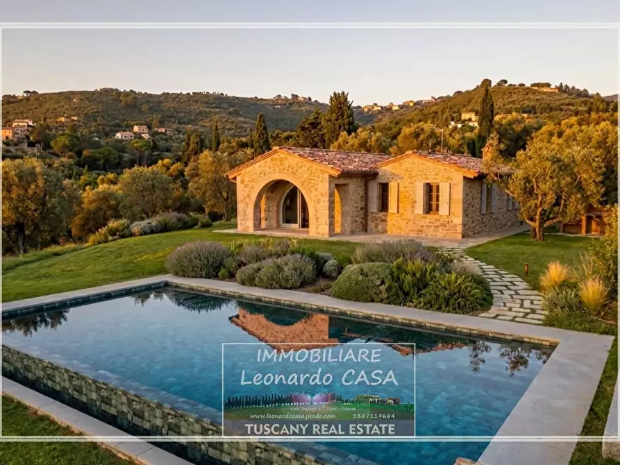 Immagine 1 di Casa colonica in vendita  a Vinci