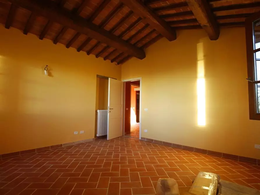 Immagine 17 di Casa colonica in vendita  a Vinci
