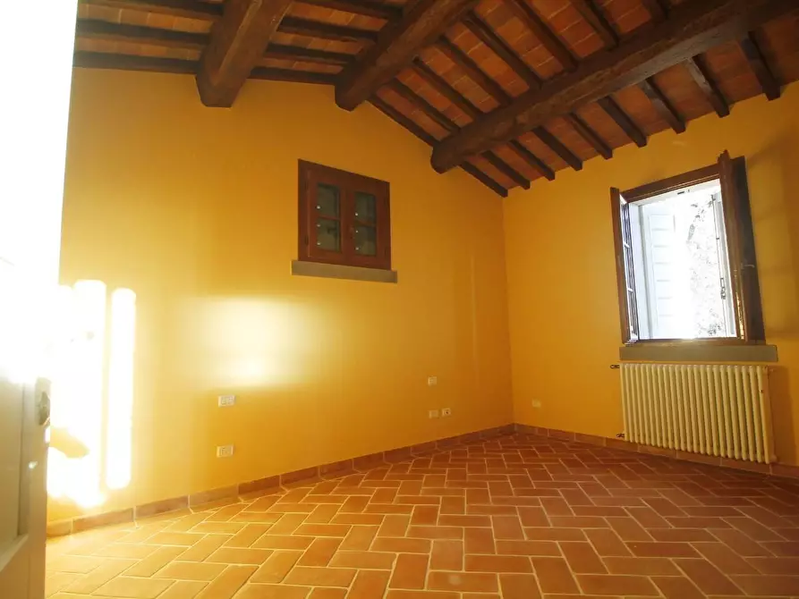 Immagine 15 di Casa colonica in vendita  a Vinci