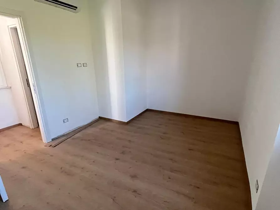 Immagine 2 di Appartamento in vendita  a Sarzana