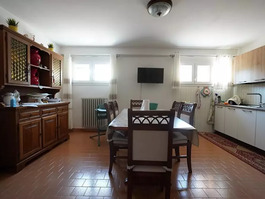 Immagine 9 di Villa in vendita  a Altopascio