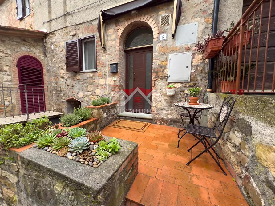 Immagine 10 di Appartamento in vendita  a Pomarance