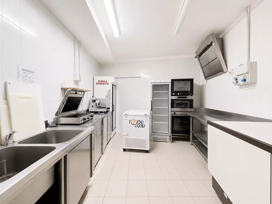 Immagine 12 di Bar / Ristorante in vendita  a Licciana Nardi