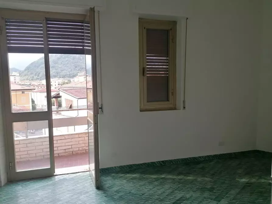 Immagine 7 di Appartamento in vendita  a Carrara