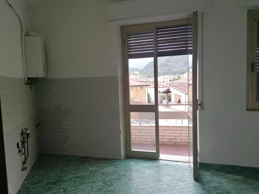 Immagine 5 di Appartamento in vendita  a Carrara