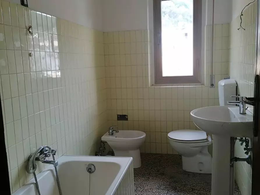 Immagine 16 di Appartamento in vendita  a Carrara